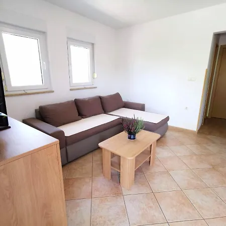 Dundo In Quiet Area Apartment *